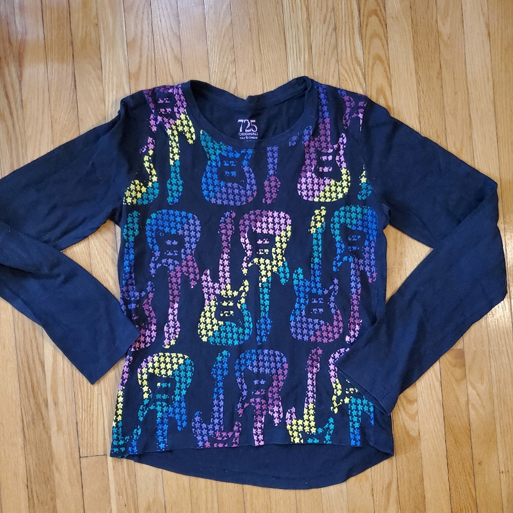 New long sleeve guitar motif